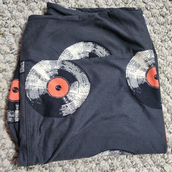 Lularoe Tall & Curvy Lot of 3 Fun Print Leggings - Picture 3 of 4